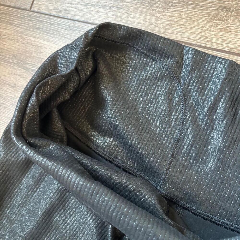 Lululemon Black Align High Rise Shine Pants 28" Shimmer size 6 - Picture 4 of 5